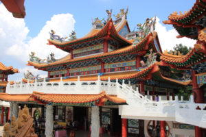 クアラルンプール 観光７ -天后宮- 鮮やかな中国寺院から市内が一望！