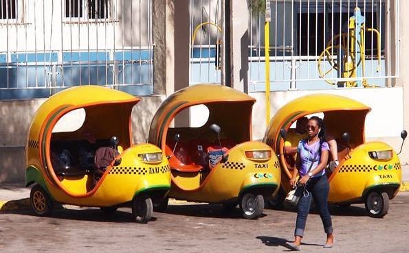 キューバ・ハバナの"ココタクシー"