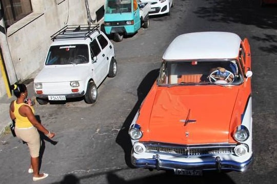 キューバの首都【ハバナ旅行記】のクラシックカー＆街並みが可愛すぎ！