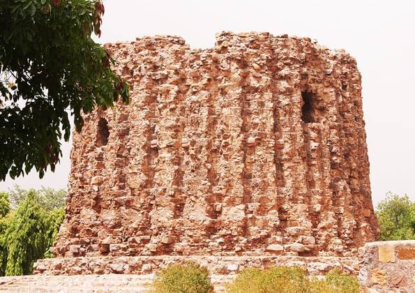 インド・デリー観光3【 長ぁ〜い塔】世界遺産「クトゥブ・ミナール(Qutb Minar)」