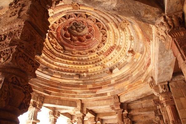 インド・デリー観光3【 長ぁ〜い塔】世界遺産「クトゥブ・ミナール(Qutb Minar)」