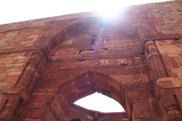 インド・デリー観光3【 長ぁ〜い塔】世界遺産「クトゥブ・ミナール(Qutb Minar)」