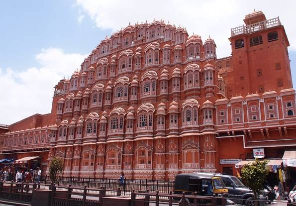 インドのピンクシティ・ジャイプール・風の宮殿 (ハワー・マハル(HAWA MAHAL)