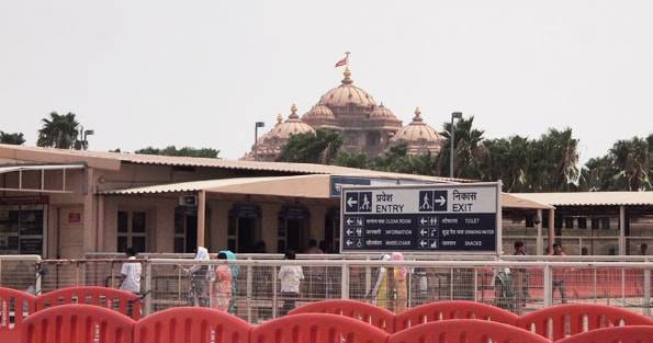 インドデリーのヒンドゥーテーマパークアク「シャルダム寺院 (Akshardham)」