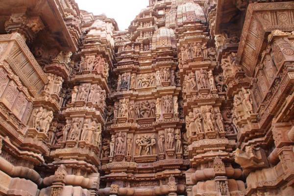 過激なエロスでドン引！閲覧注意な世界遺産【カジュラホ寺院群】インド観光