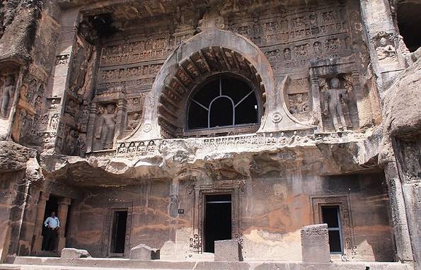 トラに襲われて発見されたインドの世界遺産【アジャンター石窟群】旅行記ブログ