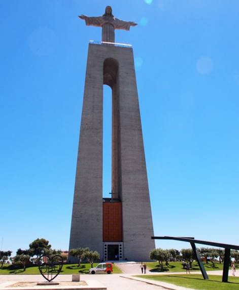 ポルトガル・リスボン・アルマダ(Almada)の"クリストレイ像(Cristo-Rei)"