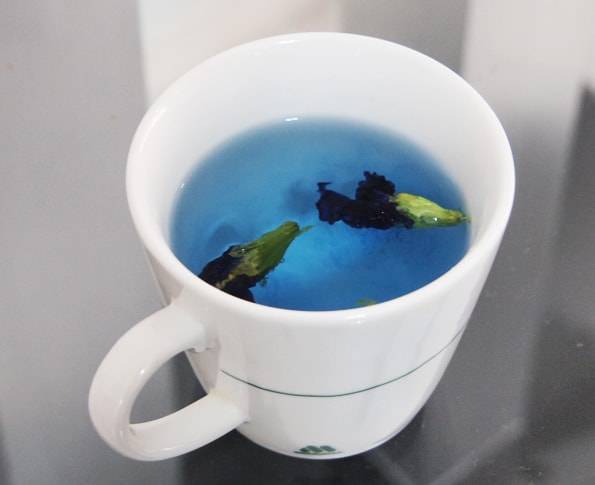 青いお茶 ・バタフライピーティー(Butterfly Pea Flower Tea)