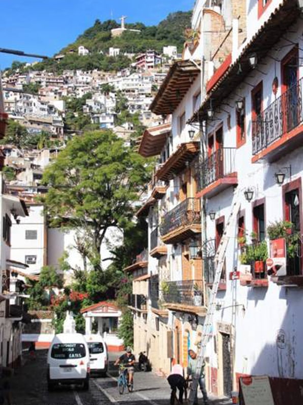 旅女子おすすめ【白い街タスコ】メキシコシティから日帰り観光ブログ