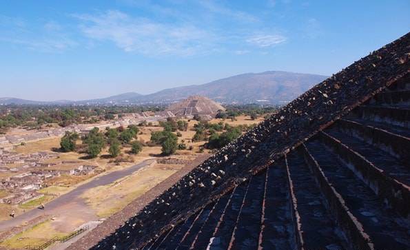 世界遺産「テオティワカン遺跡」太陽のピラミッド