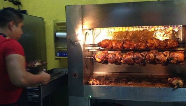 メキシコのチキンの丸焼きポジョ