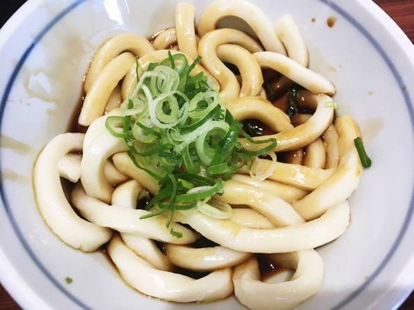 伊勢の名物グルメ「伊勢うどん」